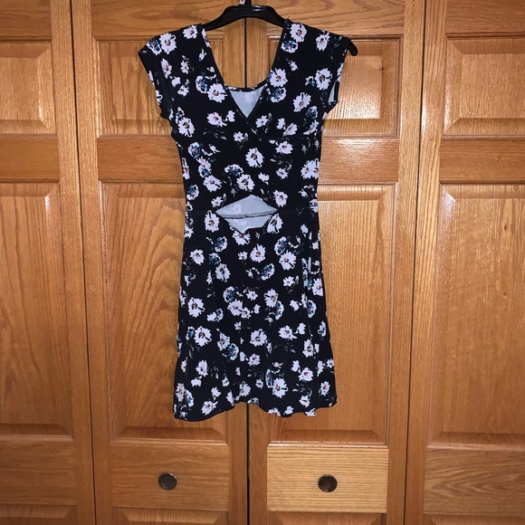 SO cotton floral dress with open back - Picture 2 of 3
